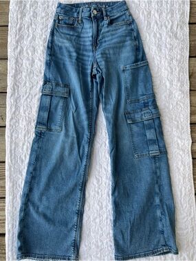 American Eagle High Waist Wide Leg Relaxed Cargo Medium Blue Wash Jeans - 000